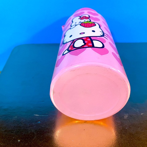 HELLO KITTY 2008 DECORATIVE PINK ALUMINUM BOTTLE WITH SCREW ON CAP 14oz 7” TALL - Picture 8 of 8